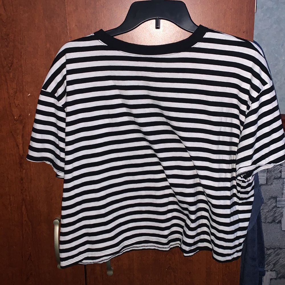 Crop Top - Picture 3 of 3